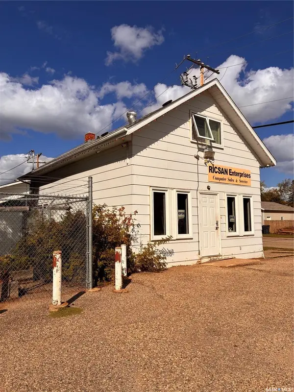 301 7th AVENUE W, Nipawin, SK S0E 1E0
