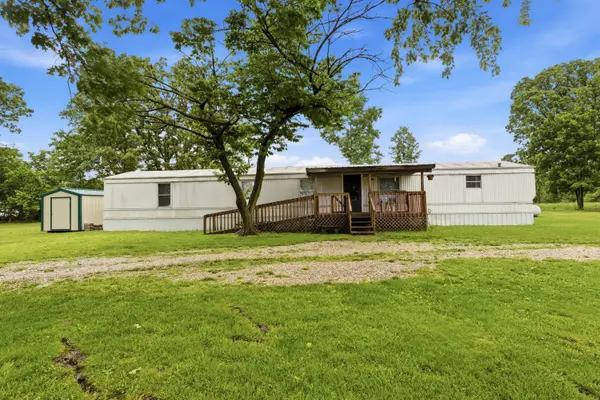 1919 Burnett RD, Seymour, MO 65746