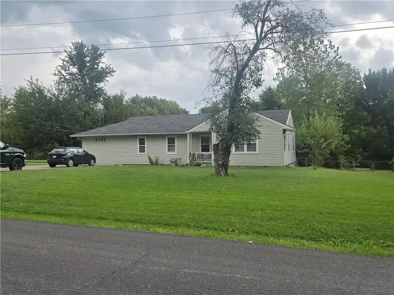8721 ELM AVE, Kansas City, MO 64138