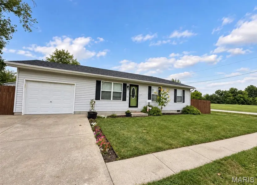 511 Continental ST, Wellsville, MO 63384