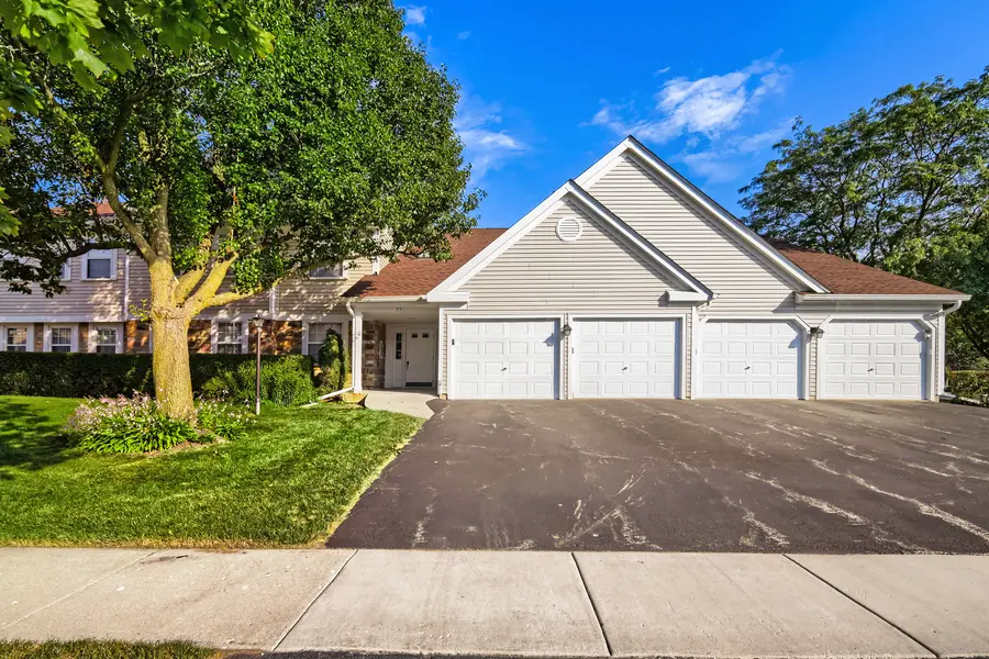 75 LARCH CT #Z1, Schaumburg, IL 60193