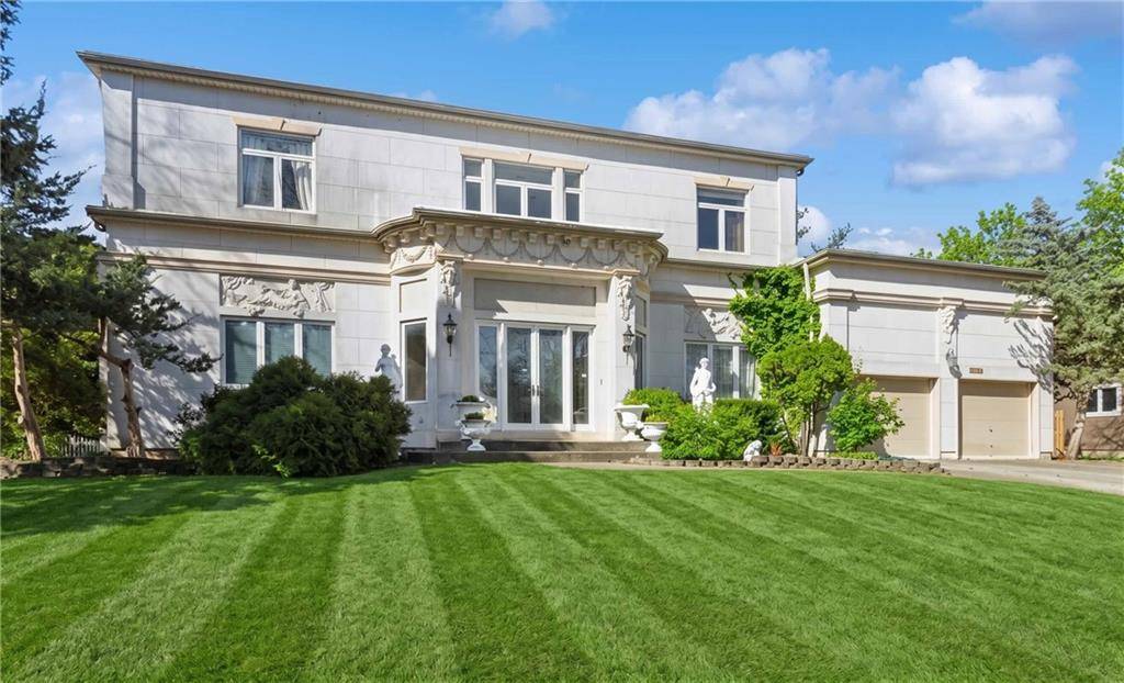 11224 Rosewood ST, Leawood, KS 66211
