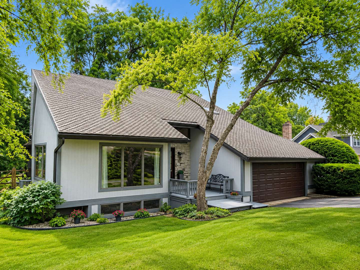 5N961 Ravine DR, St. Charles, IL 60175