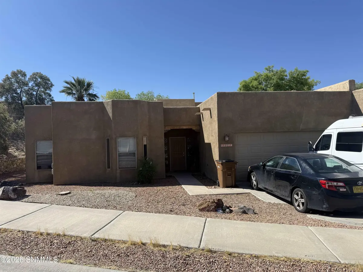 2220 Dakota DR, Las Cruces, NM 88011