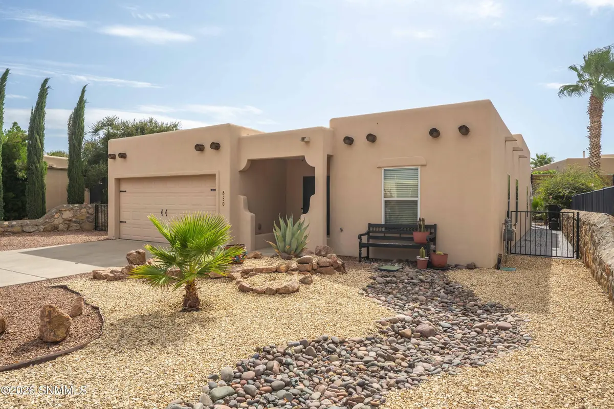 650 Cedardale LOOP, Las Cruces, NM 88005