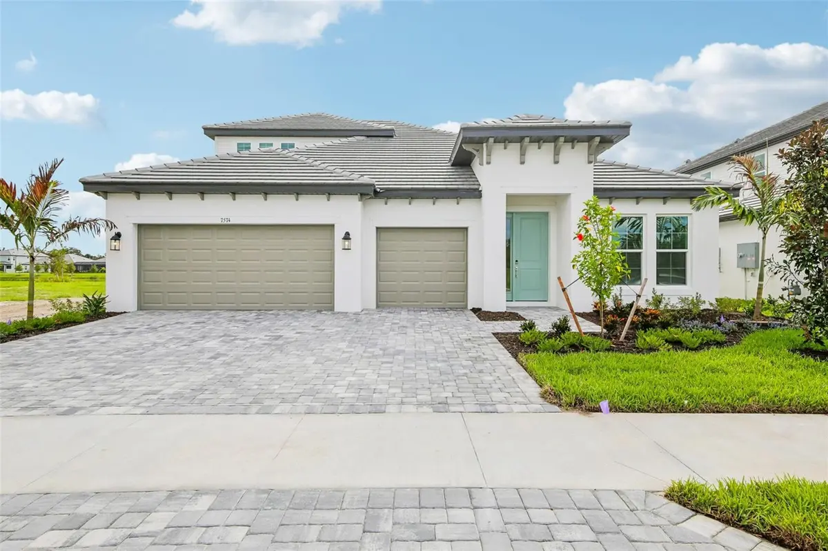 7574 HAWKSTONE DR, Sarasota, FL 34241