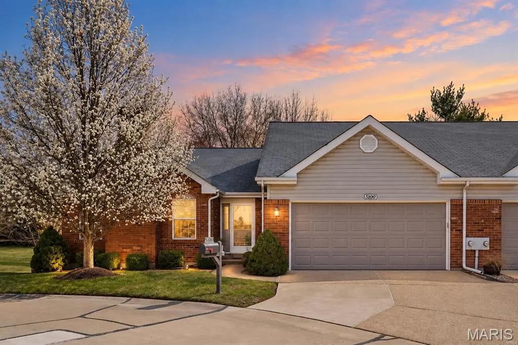 5100 Kennerly Place DR, St Louis, MO 63128