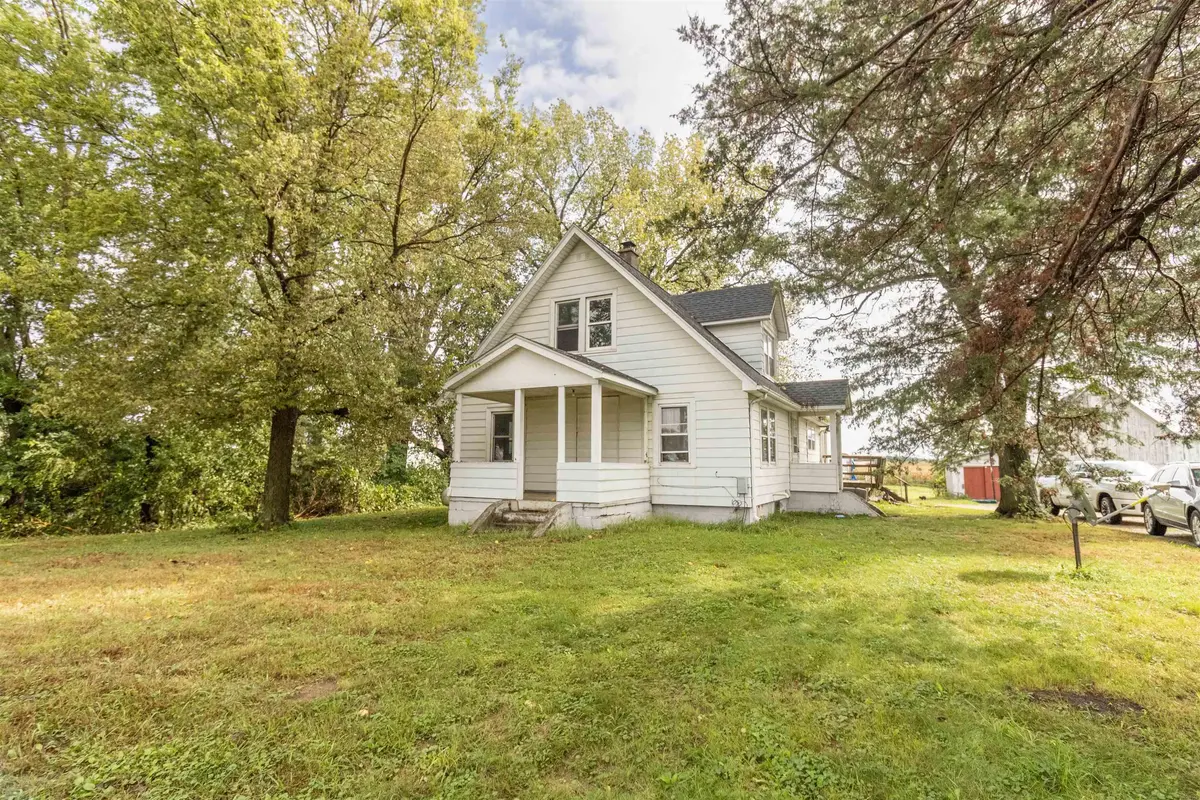 7912 Waverly RD, Cedar Falls, IA 50613