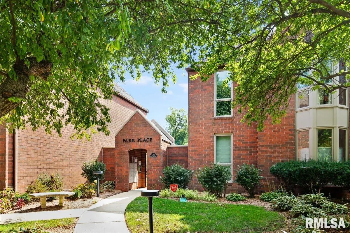 1212 S GRAND Avenue West #222, Springfield, IL 62704-0000