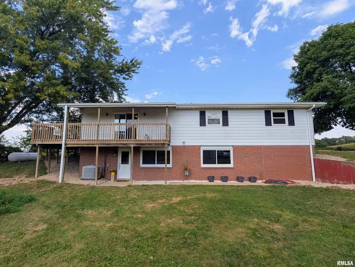 7860 E 1100th ST, Macomb, IL 61455