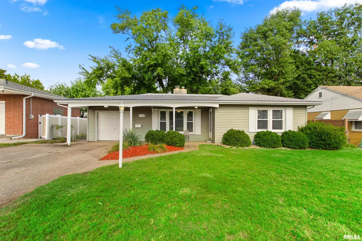 702 ARLANN DR, Pekin, IL 61554