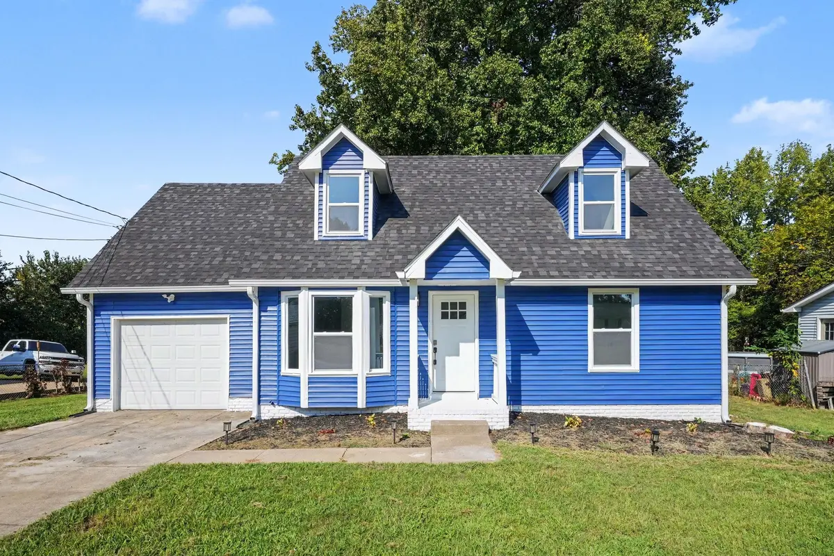572 Donna Dr, Clarksville, TN 37042