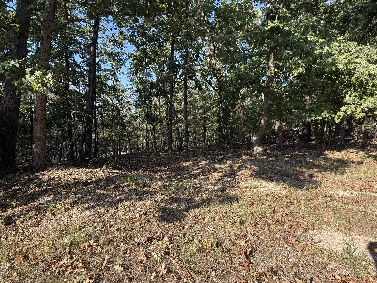 7 Columbine RD, Lake Ozark, MO 65049