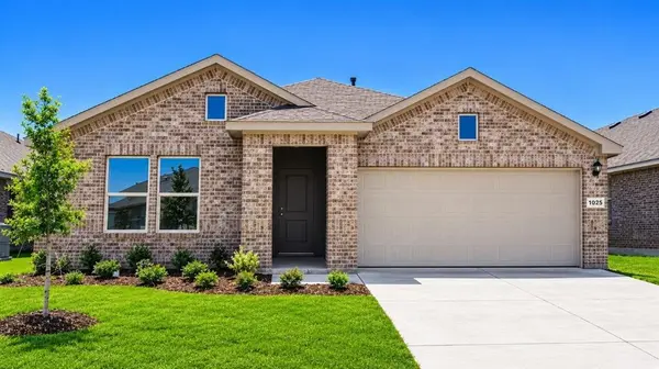 1025 FOXBURG Drive, Fort Worth, TX 76131