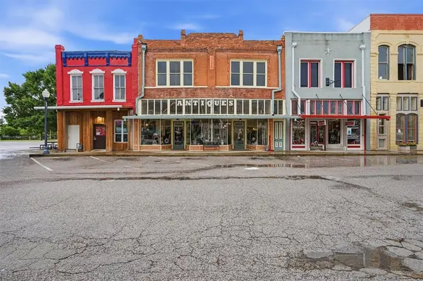321 N Main Street, Bonham, TX 75418