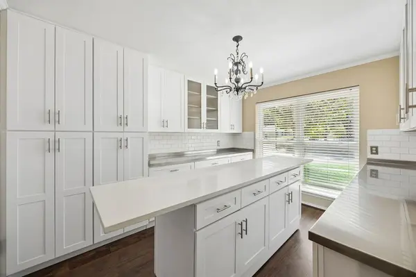 900 Rosewood Court, Euless, TX 76039