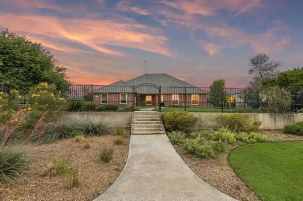 1901 Saw Tooth Court, Haslet, TX 76052
