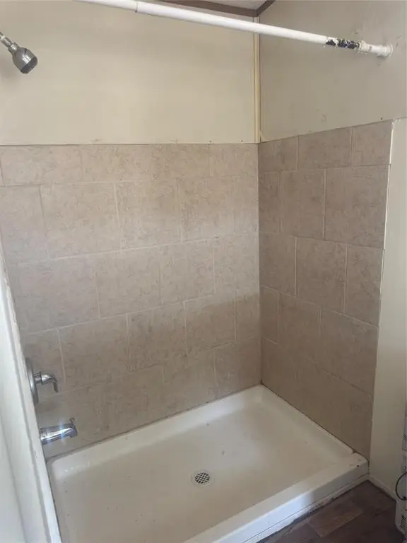 5518 Water View Drive, Granbury, TX 76048