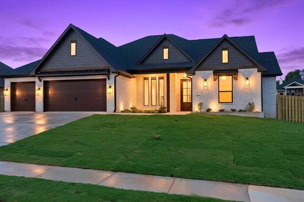 16426 Clearview Drive, Lindale, TX 75771