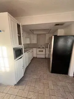 3506 Shady Valley Drive, Pantego, TX 76013