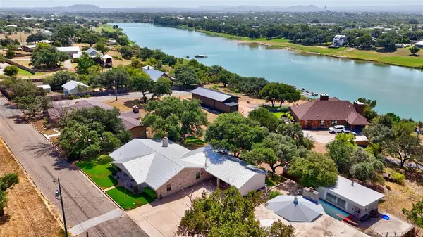 204 Sunset DR, Llano, TX 78643
