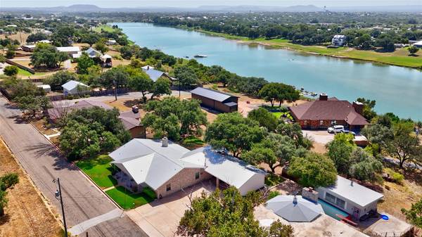 204 Sunset DR, Llano, TX 78643