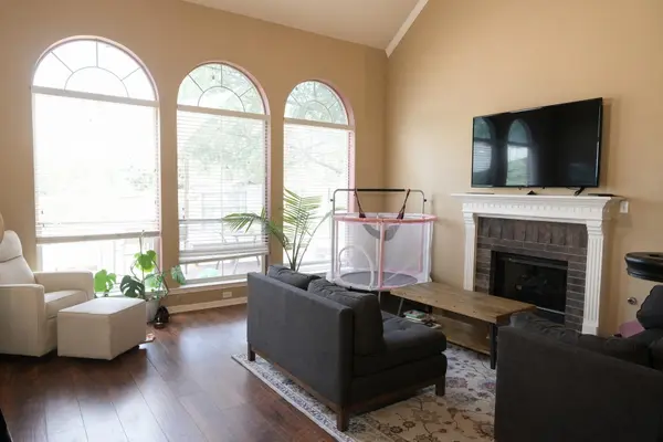 1525 Visalia LN, Austin, TX 78727