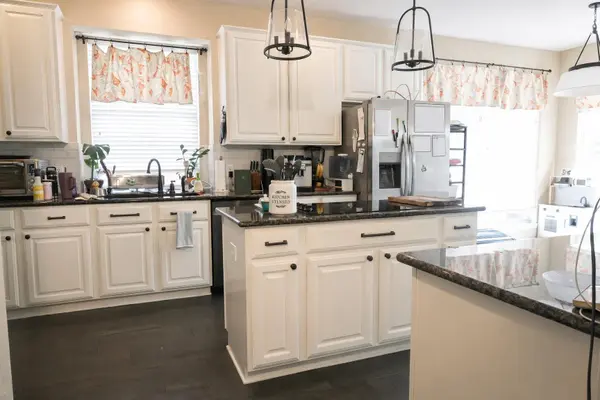 1525 Visalia LN, Austin, TX 78727
