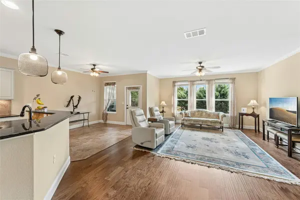 102 Trinity LN, Georgetown, TX 78633