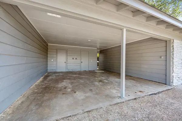 2303 Metcalfe RD #A, Austin, TX 78741