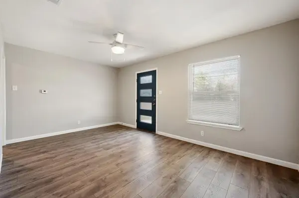 2303 Metcalfe RD #A, Austin, TX 78741