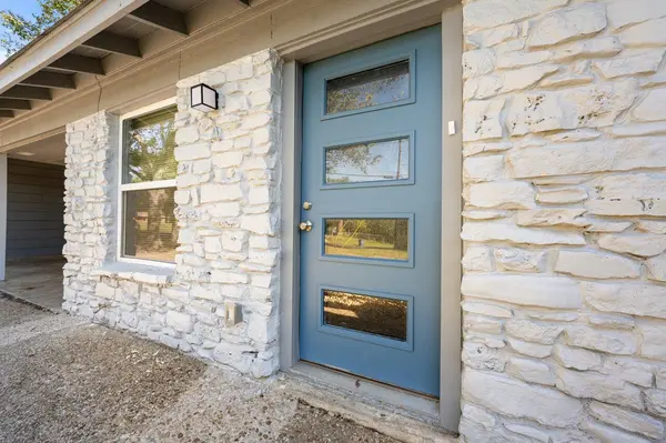 2303 Metcalfe RD #A, Austin, TX 78741