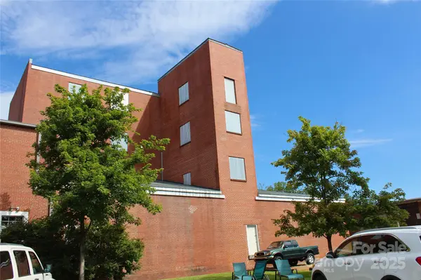 526 8th ST NE #2, Hickory, NC 28601