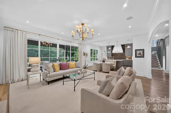 6006 Old Providence LN, Charlotte, NC 28226
