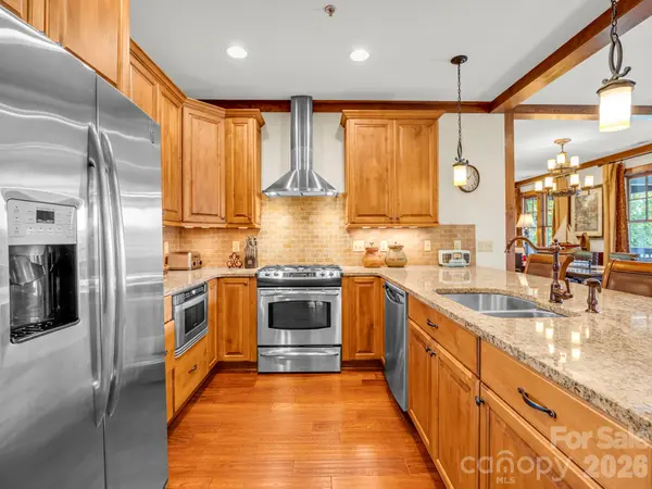 121 Firefly CV #204, Lake Lure, NC 28746