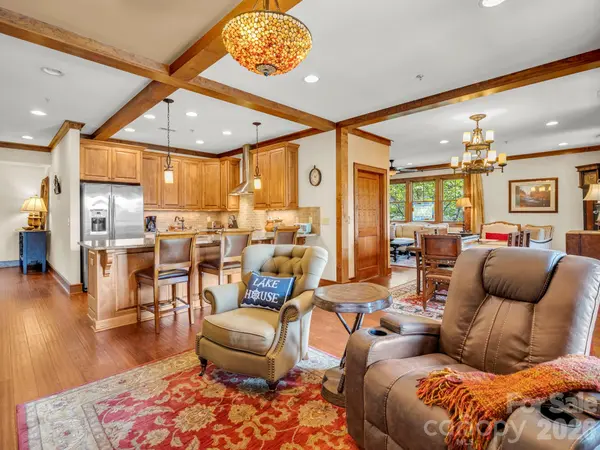 121 Firefly CV #204, Lake Lure, NC 28746