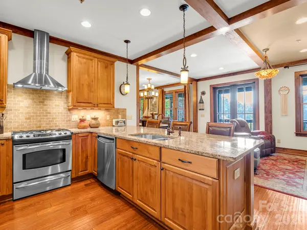 121 Firefly CV #204, Lake Lure, NC 28746