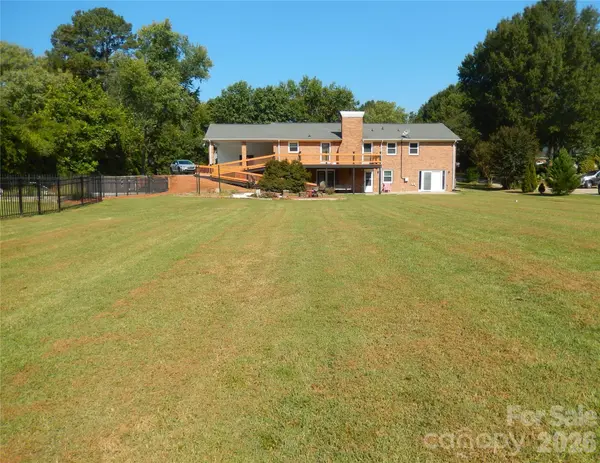 6700 Pine Lake LN, Mint Hill, NC 28227