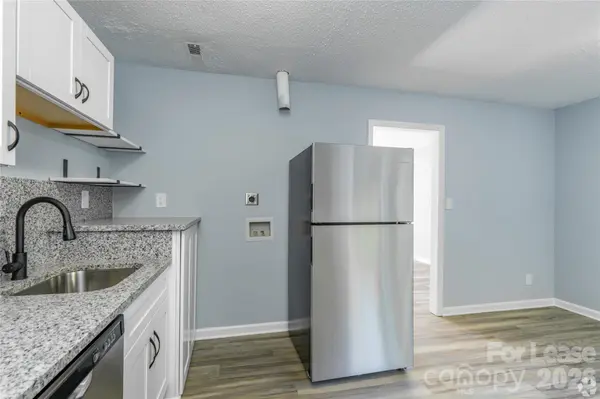 300 E Charlotte AVE #5, Mount Holly, NC 28120
