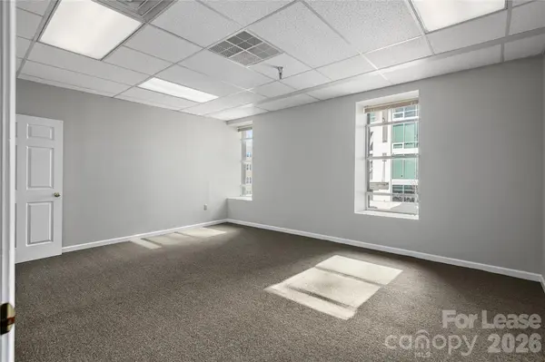 9 SW Pack SQ #203, Asheville, NC 28801