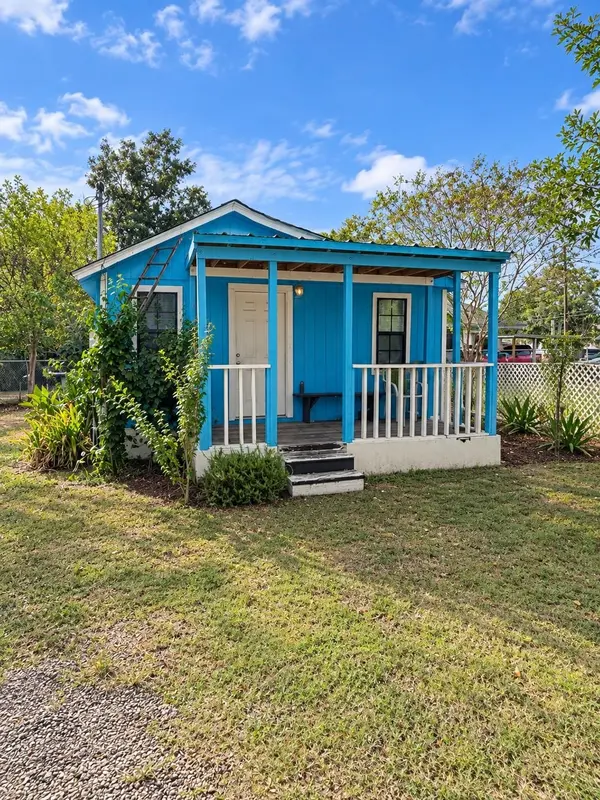 1108 NE Water ST, Out Of Area, TX 77901