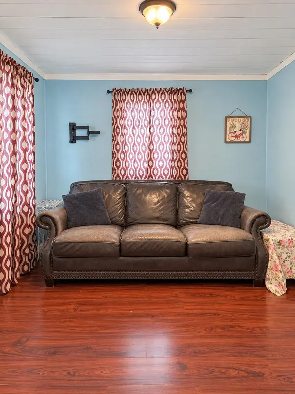 1108 NE Water ST, Out Of Area, TX 77901