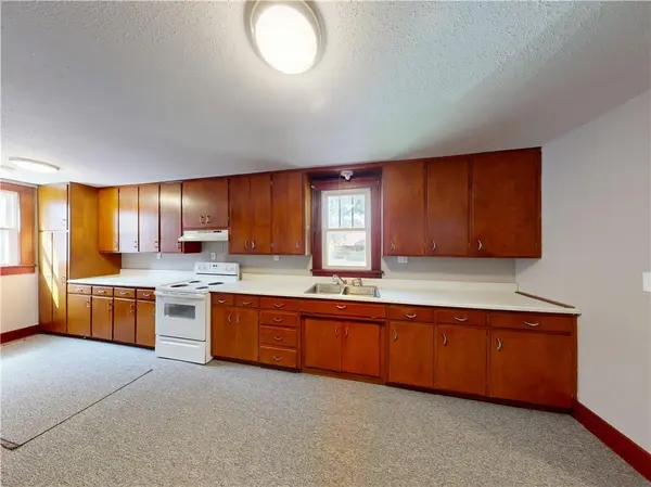 329 W Hunter ST, Nevada, MO 64772