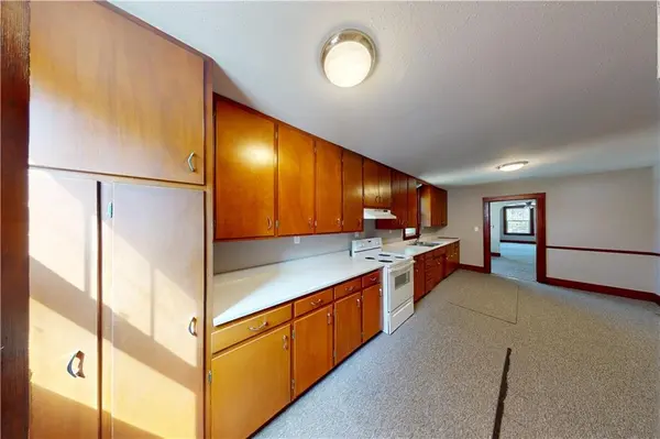 329 W Hunter ST, Nevada, MO 64772