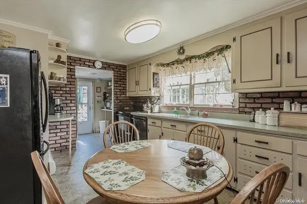 515 Gillette AVE, Bayport, NY 11705