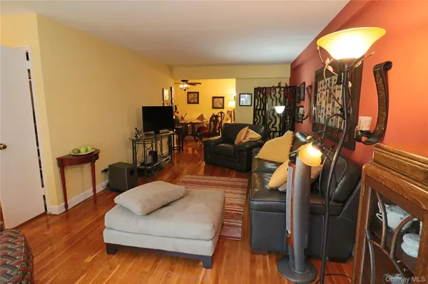 18-50 211 ST #2K, Bayside, NY 11360