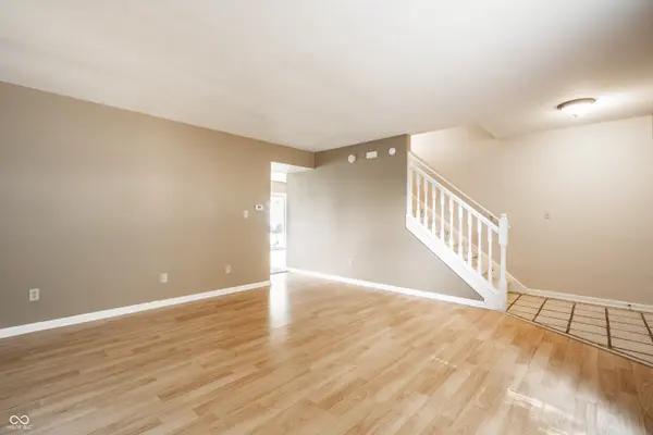 9842 Herald SQ, Fishers, IN 46038