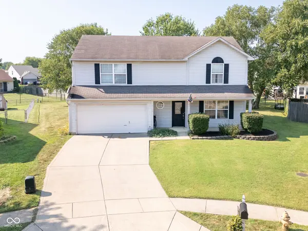 8146 Sunset CT, Columbus, IN 47201
