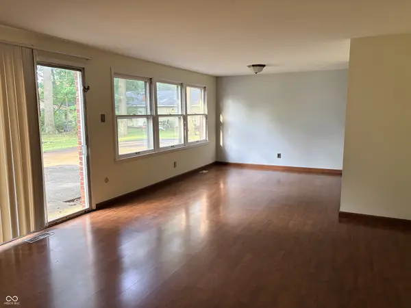 1537 W 74th PL, Indianapolis, IN 46260