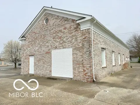 809 E 8th ST, Anderson, IN 46012